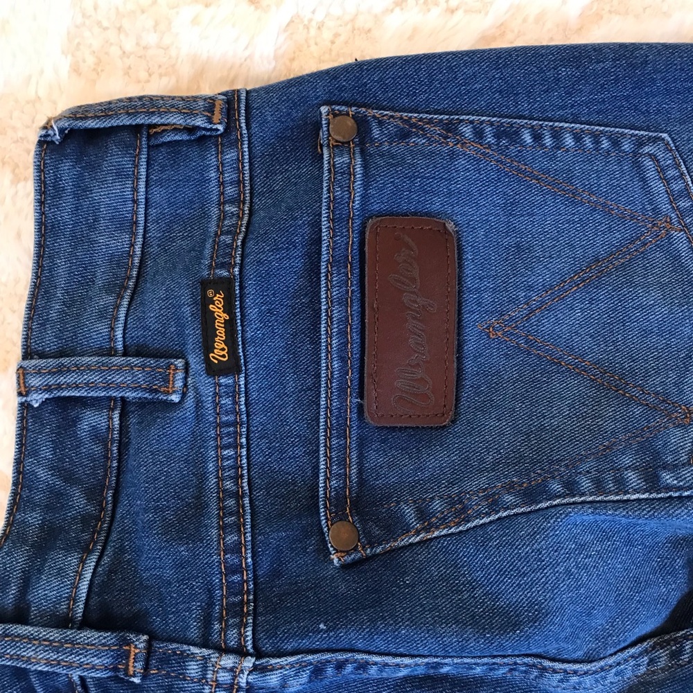 Wrangler Bootcut Jeans - Picture 7 of 10